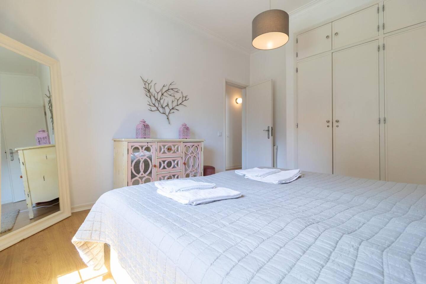 Chic Coastal Pool, Garden & Vibes Carcavelos (Lisbon)