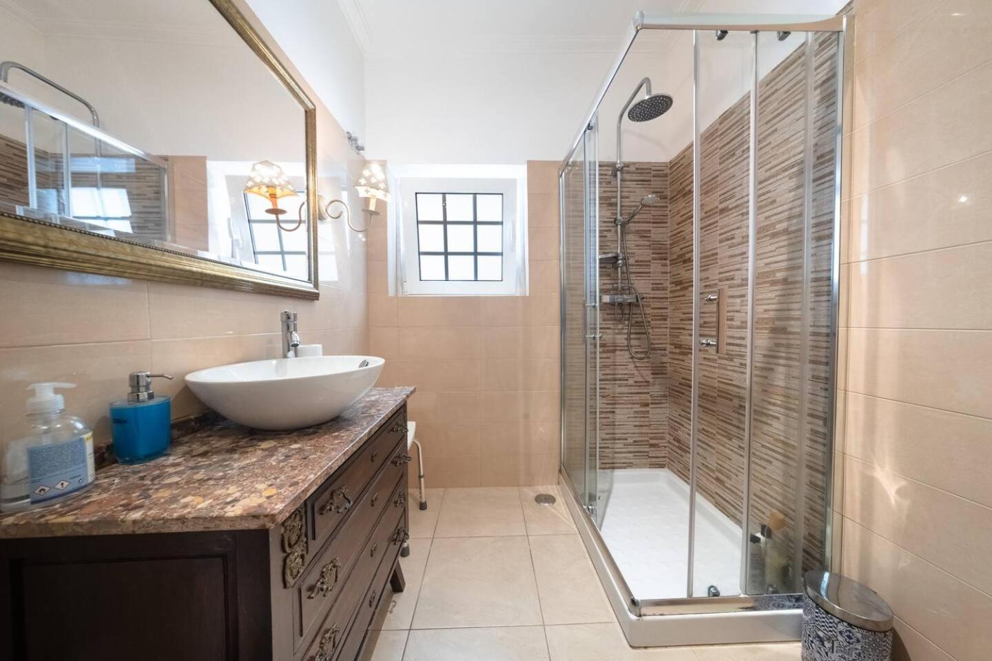 Chic Coastal Pool, Garden & Vibes Vakantiehuis