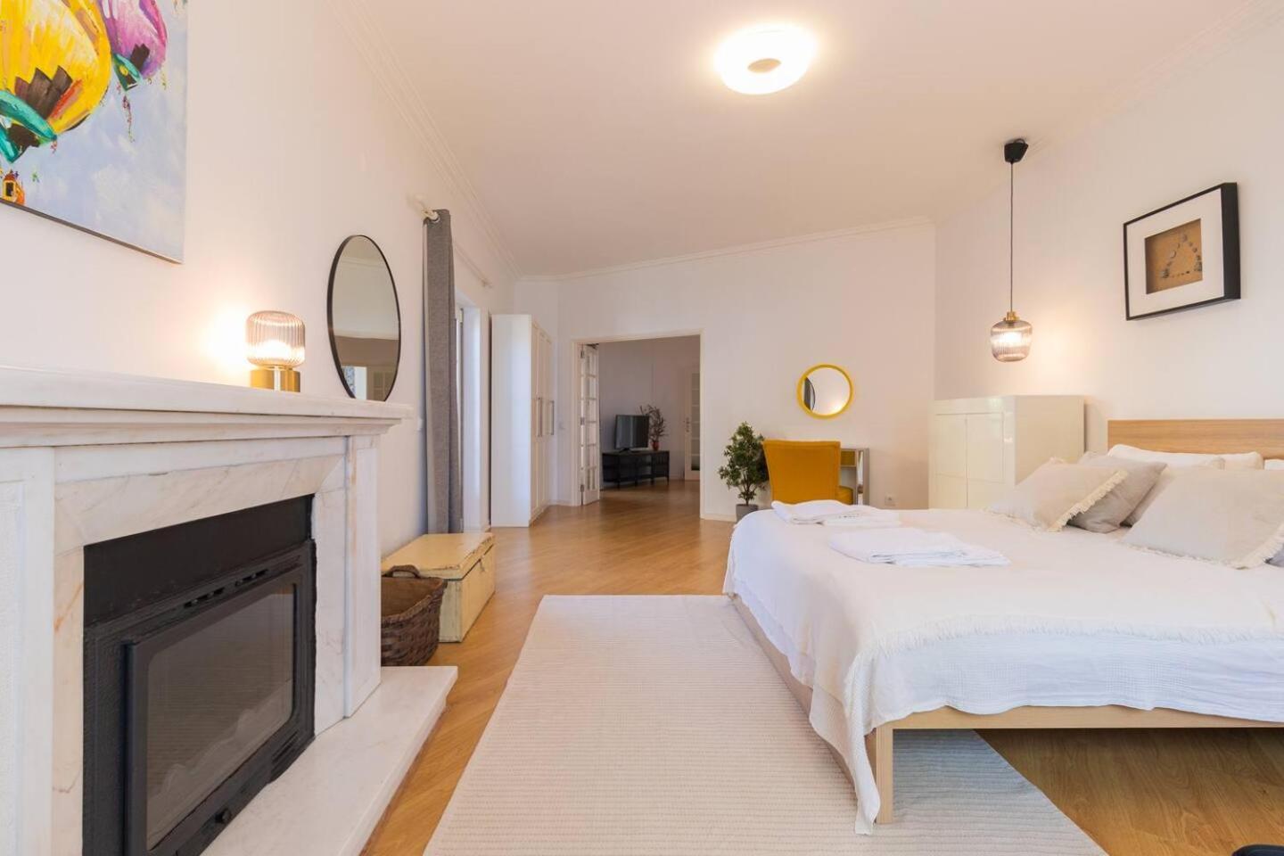 Chic Coastal Pool, Garden & Vibes * Carcavelos (Lisbon)