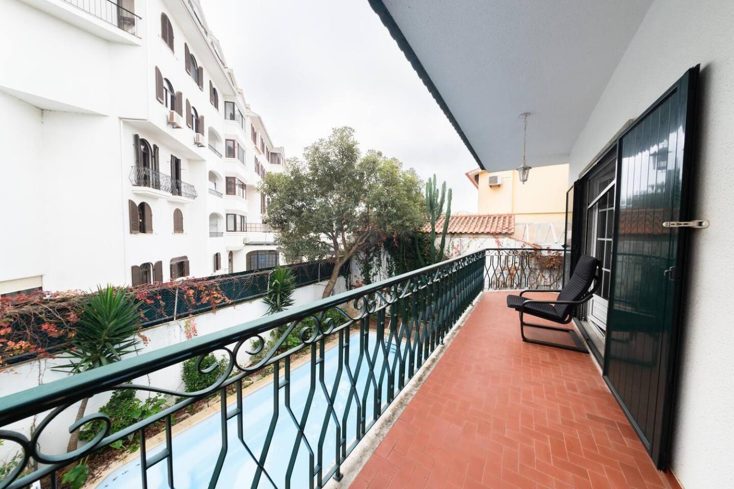 Chic Coastal Pool, Garden & Vibes * Carcavelos (Lisbon)